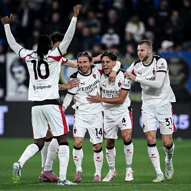 费尔明和德容复出，巴塞罗那备战塞维利亚（费尔明与德容重返阵容，巴萨备战塞维利亚）