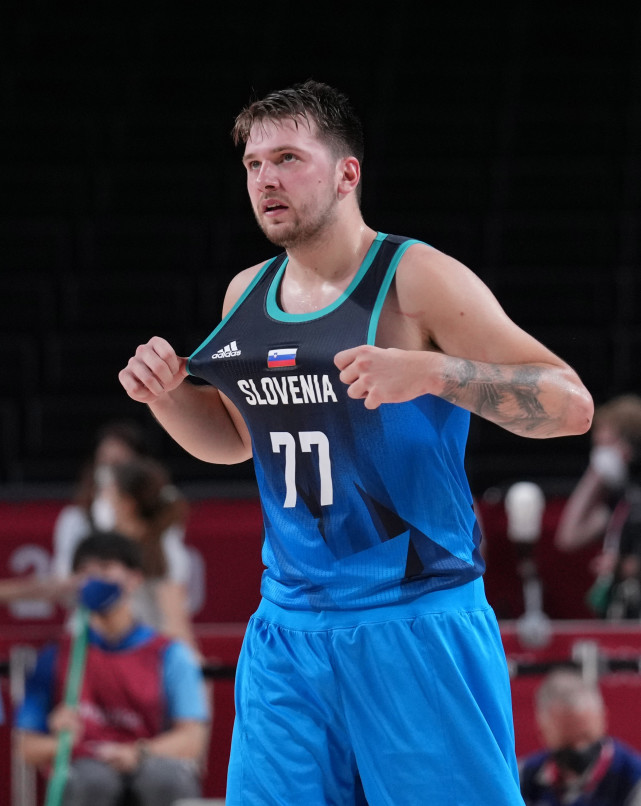 海港客战柔佛：维塔尔、亚历斯祖首发，陈威、张琳芃出战（海港客场挑战柔佛：维塔尔、亚历斯祖入列首发，陈威、张琳芃登场）