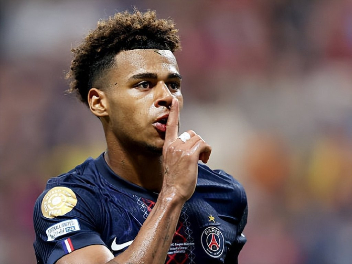 F1实时积分榜：诺里斯领先皮亚斯特里22分，领先维斯塔潘25分（F1最新积分榜：诺里斯以22分甩开皮亚斯特里，领先维斯塔潘25分）