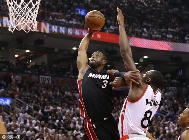 十秒钟连续过三人，离谱（十秒内连过三人，简直逆天）