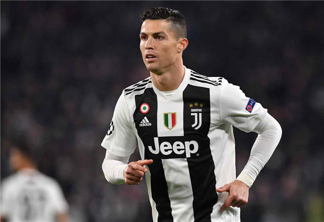 半场战报：亚特兰大1-0佛罗伦萨，德凯特拉雷助攻奥迪隆破僵（半场战报：亚特兰大1-0领先佛罗伦萨，德凯特拉雷助攻奥迪隆先拔头筹）