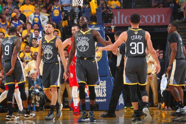 篮球NBA新秀榜更新，状元跌至第三（NBA新秀榜出炉，状元降至第三位）