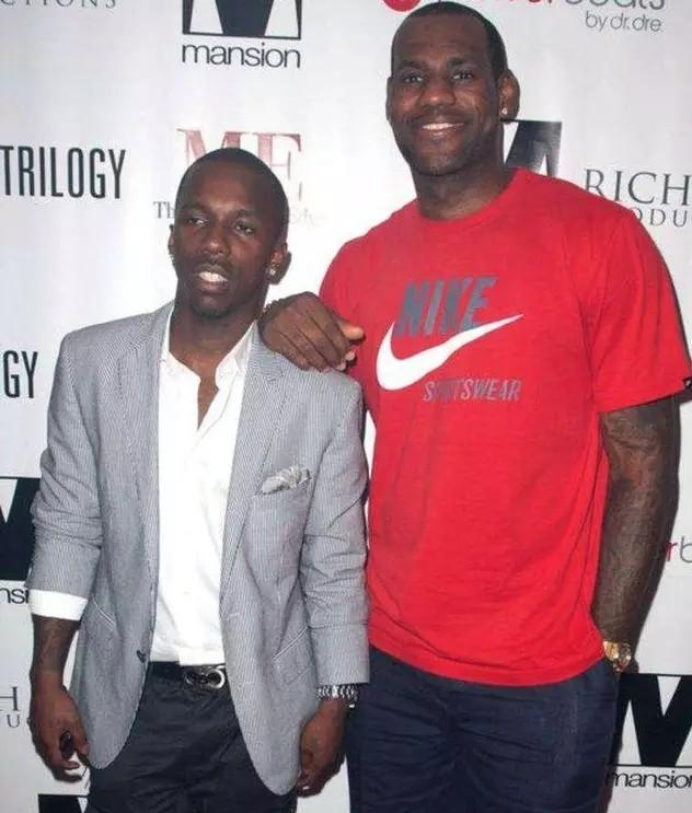 NBA：马刺惨遭连败 文班亚马表现亮眼（NBA：马刺苦吞连败，文班亚马高光发挥）