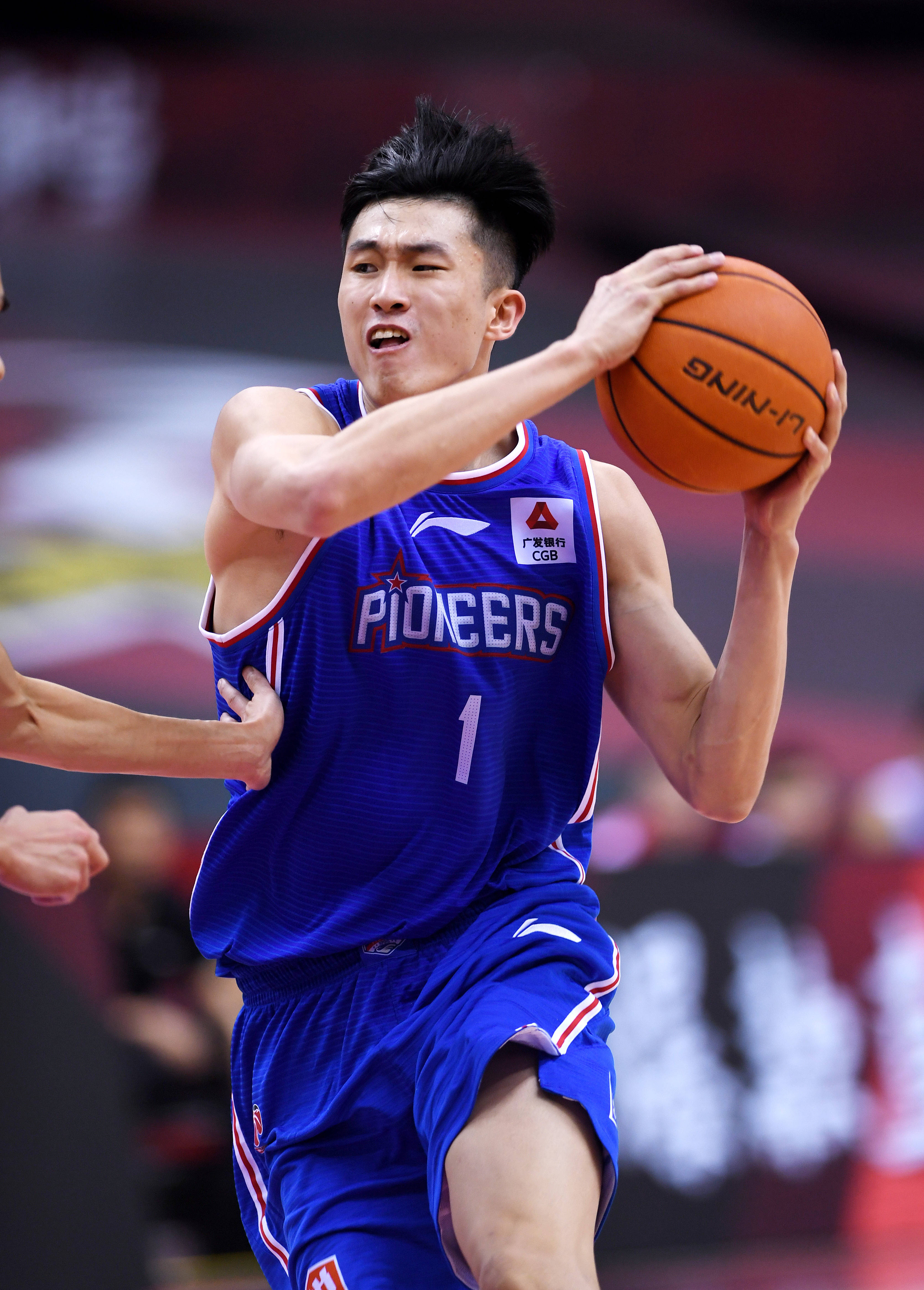 皇马维尼修斯关键进球助球队获胜（维尼修斯关键破门助皇马全取三分）