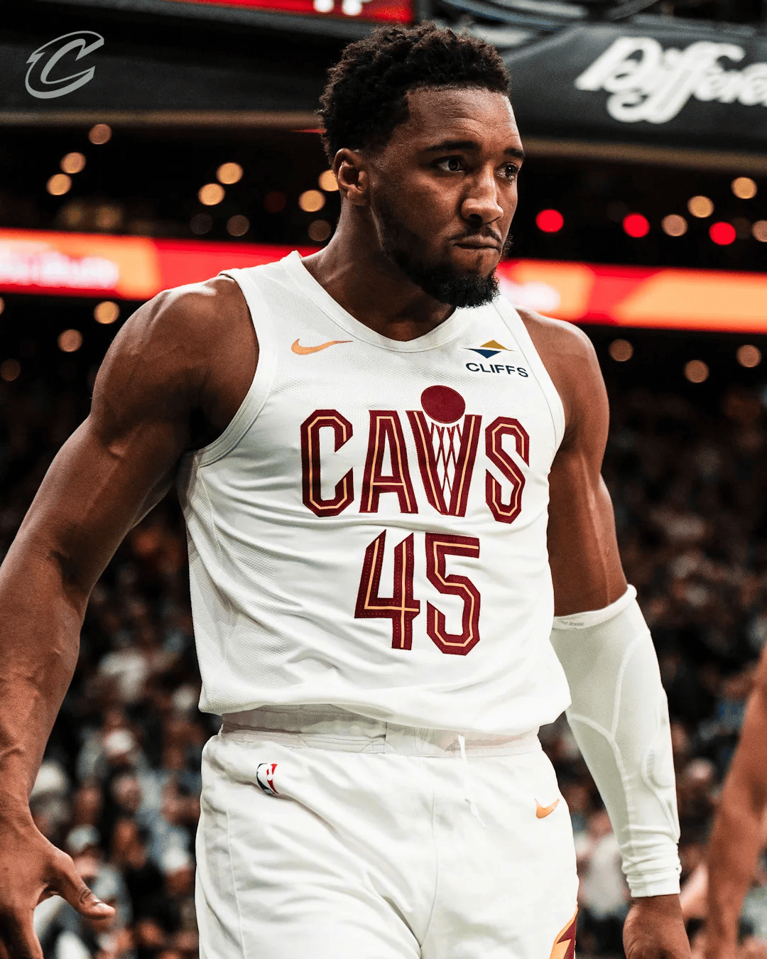 弃用世界第三，王励勤出狠招！国乒大洗牌奥运赌注，21岁新星重用（雪藏世界第三，王励勤强势出手！国乒大洗牌押注奥运，21岁新星获重用）