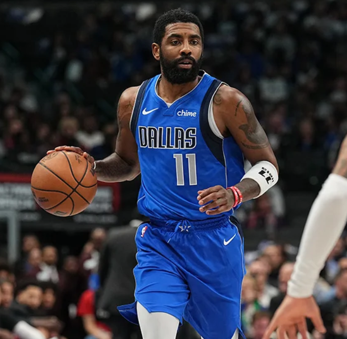 孔萨：凯恩给球队设立标准，那自然而然会激励我们（孔萨：凯恩树立球队标杆，激励着我们）