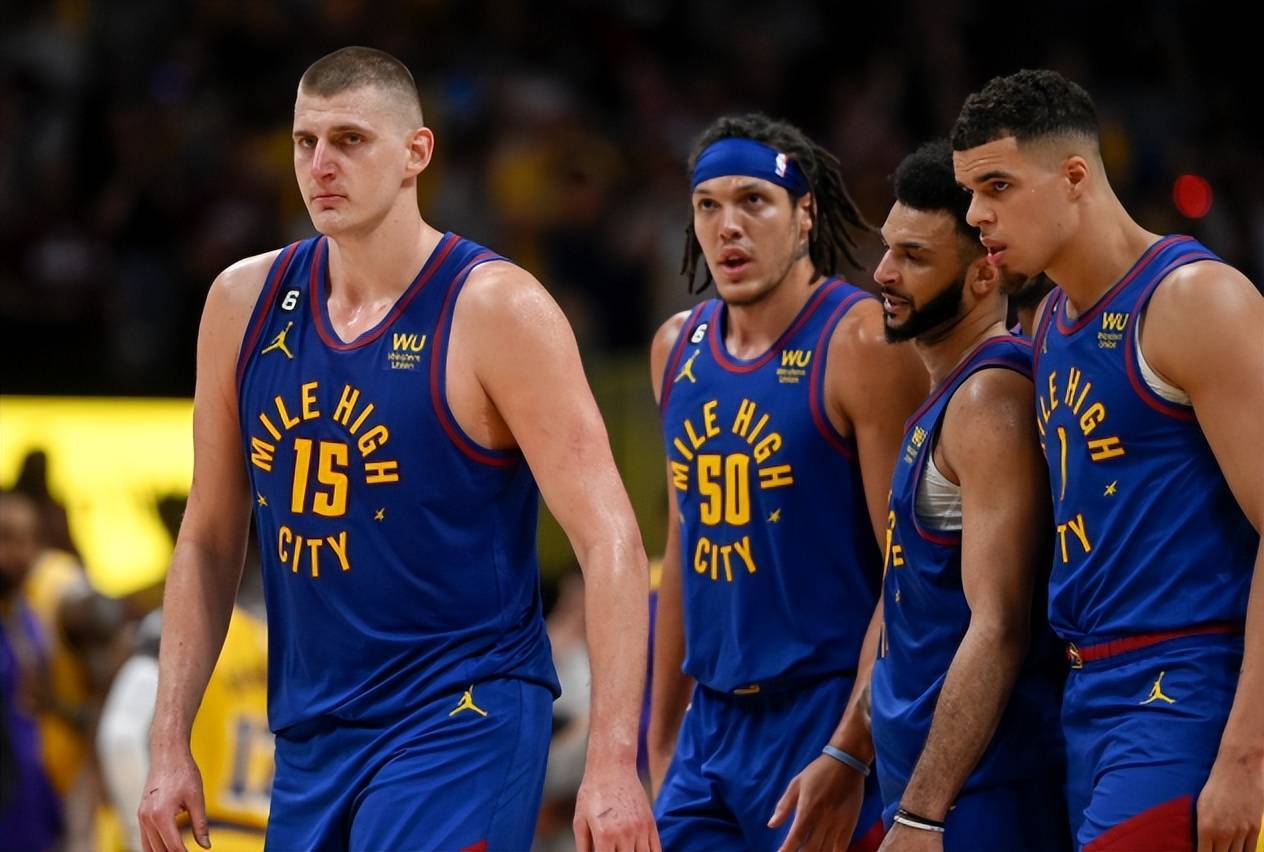 伦纳德谈保罗被裁：很震惊，喜欢和他交流如何提升球队的表现（伦纳德谈保罗被裁：非常意外，常与他探讨如何提升球队）