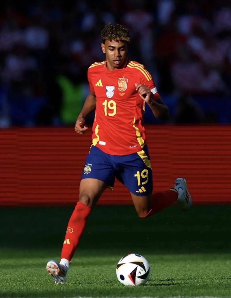 西布朗旧将罗布森-卡努出售饮料公司股份，赚了1500万英镑（前西布朗球员罗布森-卡努出售饮料公司股权，进账1500万英镑）