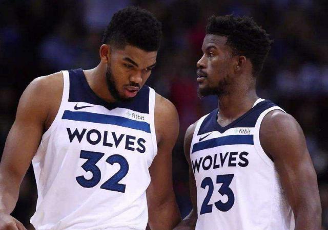 备受关注！74611名球迷现场观战英格兰女足vs中国女足的友谊赛（人气爆棚！74611名球迷现场见证英格兰女足对中国女足友谊赛）