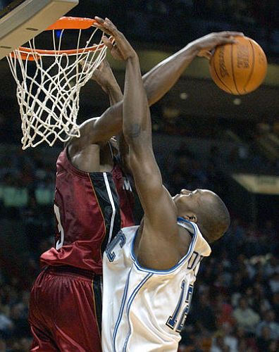 早报：拥有地表最强人类的从容感……怎么，你们没有吗？（早报：手握地表最强，自带从容气场——你们没有？）