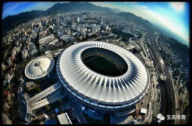 篮球湖人全队配合默契提升（湖人全队配合日益默契）