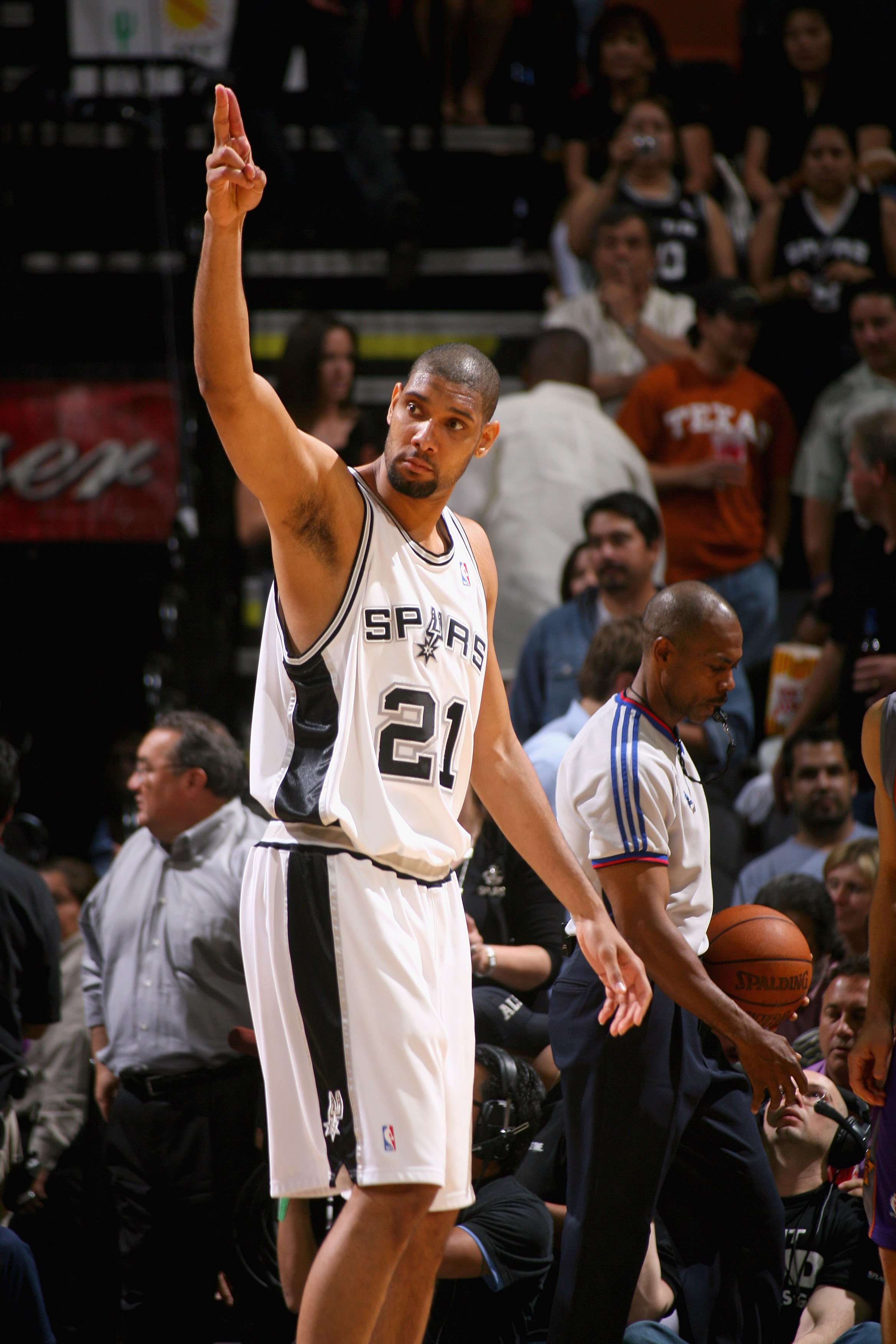 马刺主帅：文班很可能复出打雷霆，今早他进行了大强度练习（马刺主帅：文班亚马对阵雷霆大概率回归，今晨已进行高强度训练）