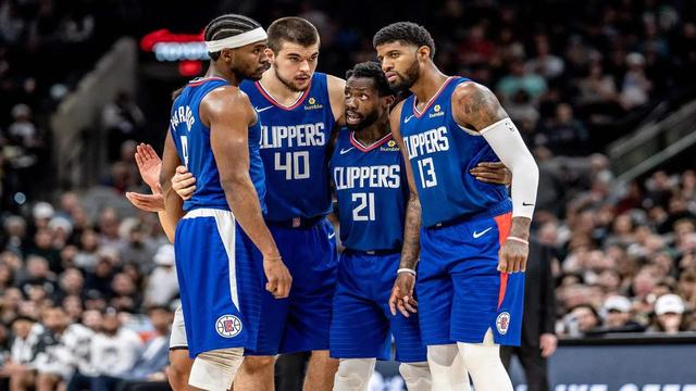 他们的传控从来不拖泥带水（他们的传控干净利落）