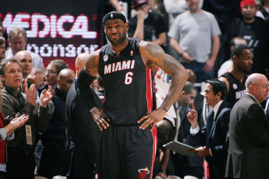 吉罗纳门将危机！利瓦科维奇欲离队 两大门神成替补目标（吉罗纳门线告急：利瓦科维奇寻求离队，俱乐部锁定两名门将补强）