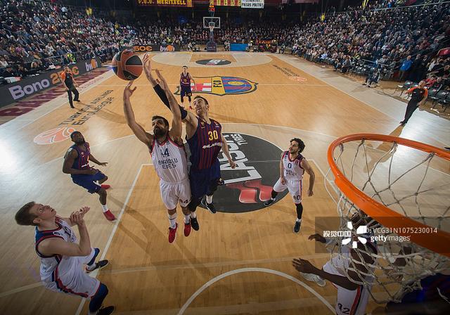 欧冠本周最佳阵容：马杜埃凯、孔德、格林伍德、卡尔在列（欧冠周最佳阵容揭晓：马杜埃凯、孔德、格林伍德、卡尔上榜）