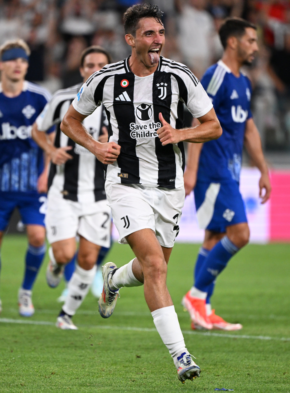 主队惨遭降级，芬兰三名小球迷放火烧了体育场看台（主队降级后，芬兰三名小球迷纵火焚烧体育场看台）